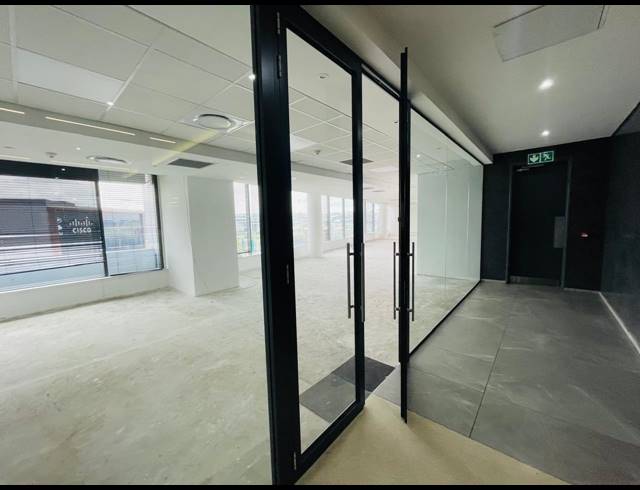 433M² OFFICE TO LET IN WATERFALL